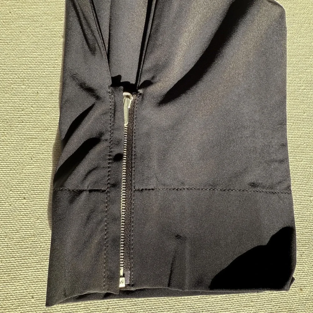 Nike Italy XL Elevated Capri Jogger Zip Ankle
